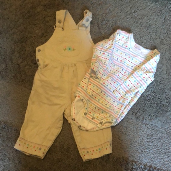 Carter’s outfit for girls